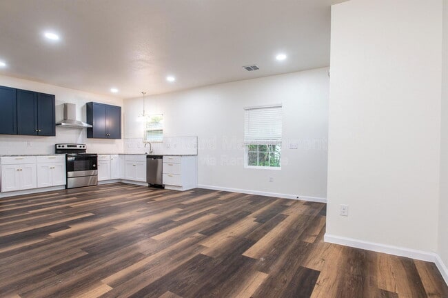 Photo - 315 S Green St