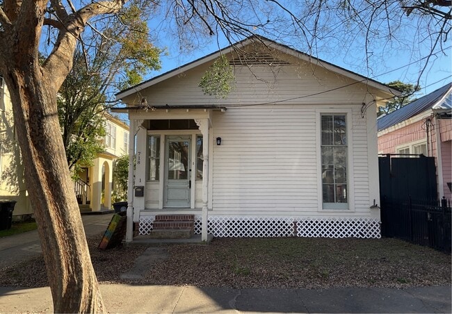 Building Photo - 718 Spanish Town Rd Rental
