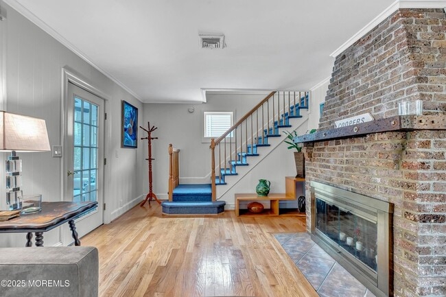 Photo - 370 E Main St