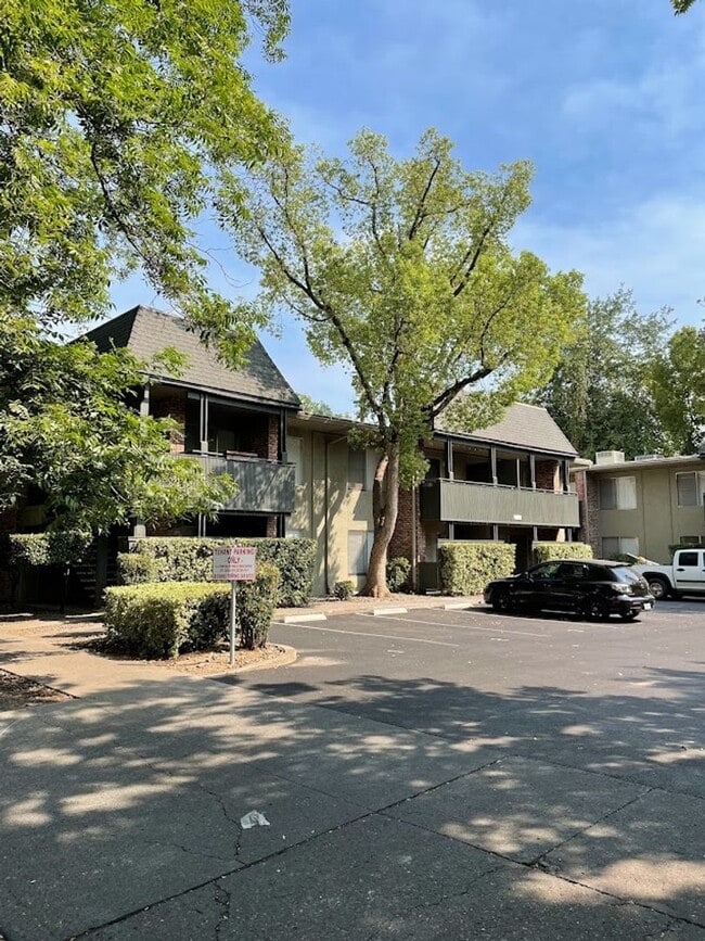 Photo - Preleasing for Summer!! 2 Bedroom 1 Bath at 6th & Chestnut