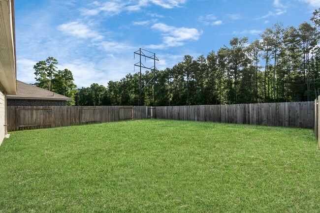 Building Photo - 9878 Laurel Lake Dr