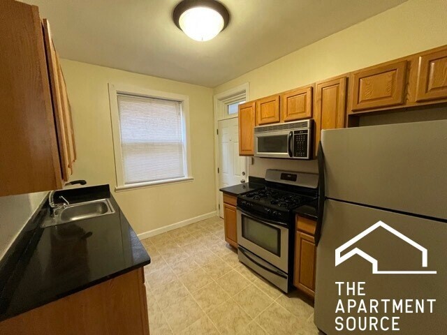 Photo - 2440 N Hamlin Ave Unit 2