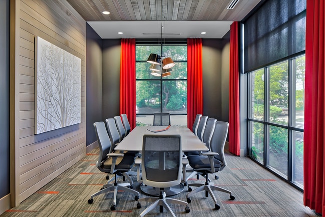 Photo - Lake+House Apartments