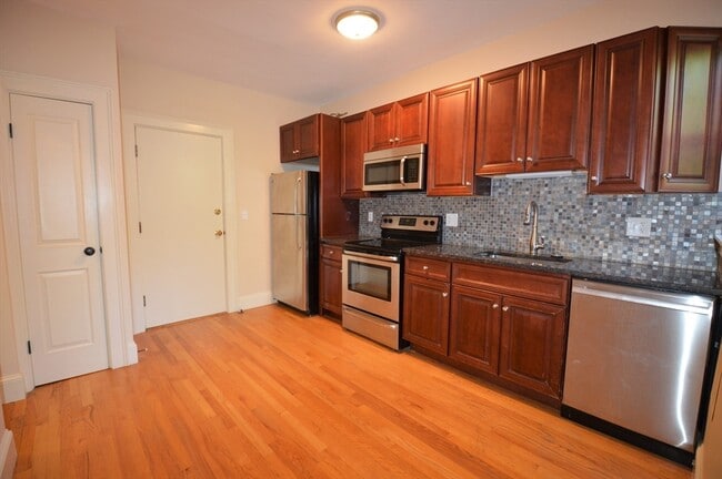 Photo - 35 St Paul St Unit 6