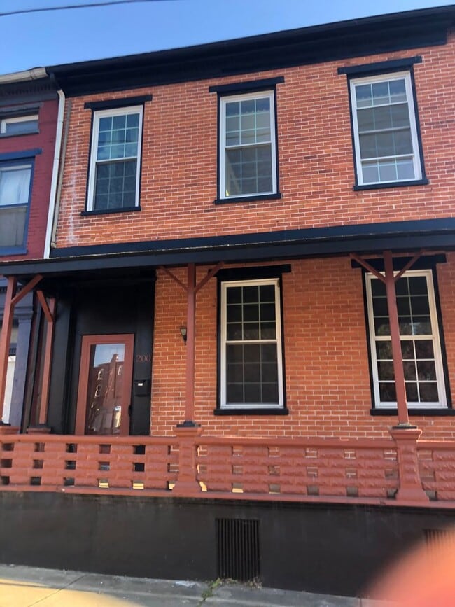 Photo - 200 Walnut St Unit Front