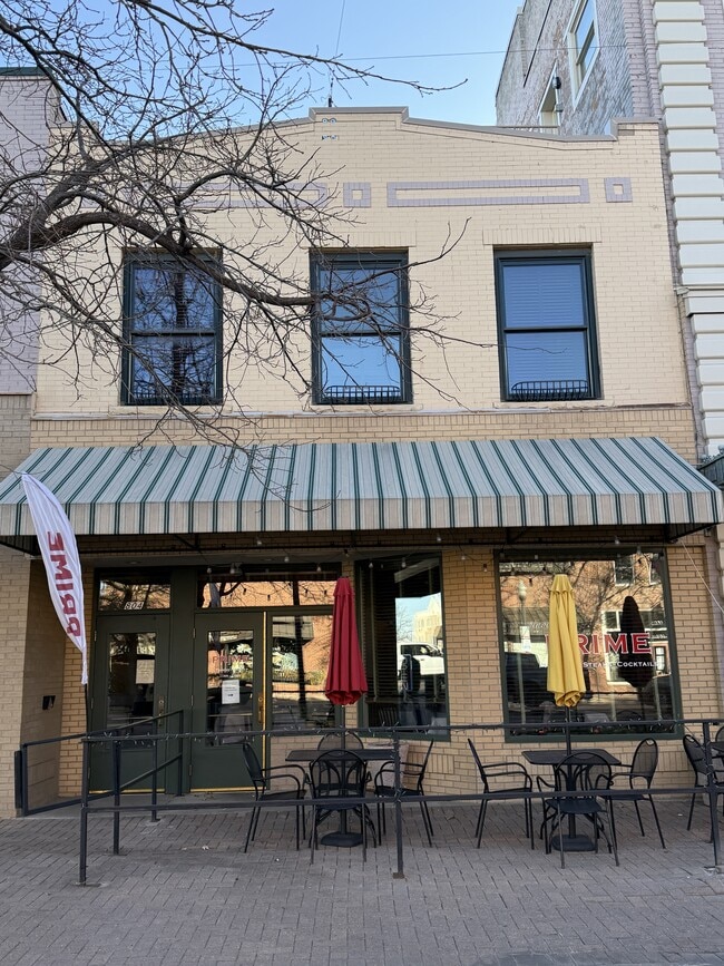 Building Photo - 804 8th St