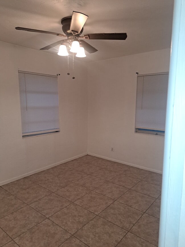 Building Photo - 4926 David Ave