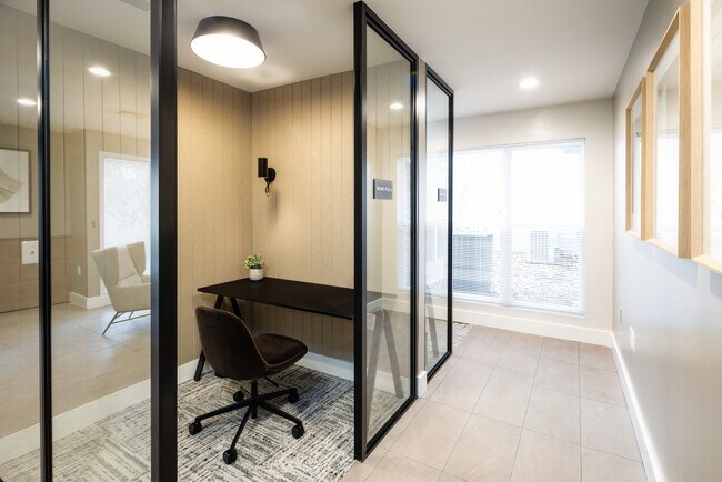 Work lounge with private work pods