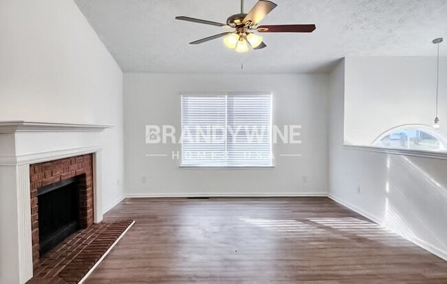 Photo - 431 Churchill Ct