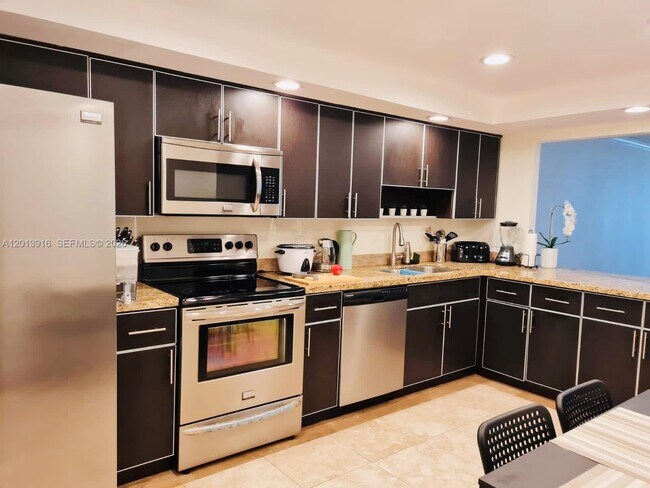 Photo - 2500 Parkview Dr Unit 2114