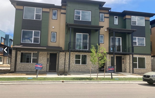 Building Photo - 751 Promenade Dr Rental