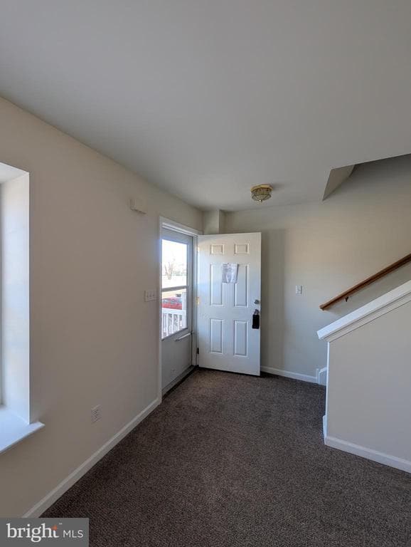 Photo - 322 Caribou Ln