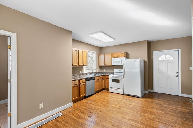 Photo - Cedar Cottage