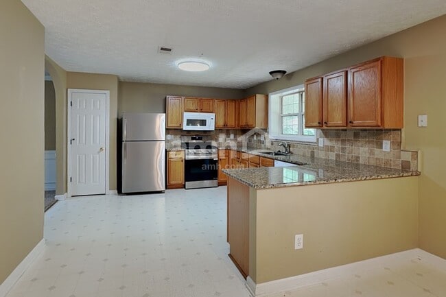 Photo - 253 Woodcreek Way