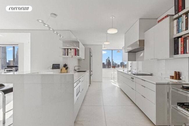 Photo - 101 W 67th St