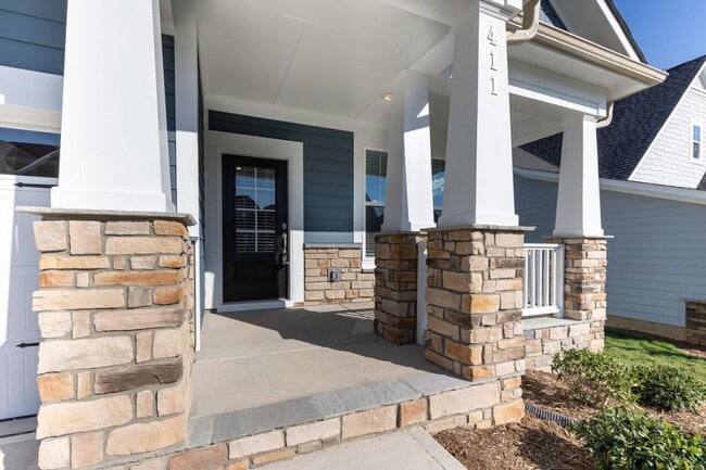 Photo - 411 Stoker St