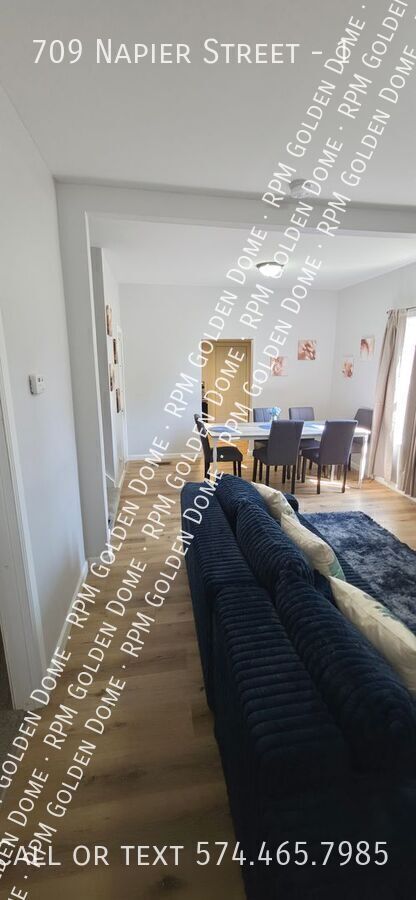 Photo - 709 Napier St Unit 1