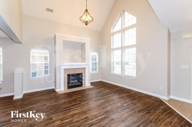 Photo - 8558 Shady Elm Dr