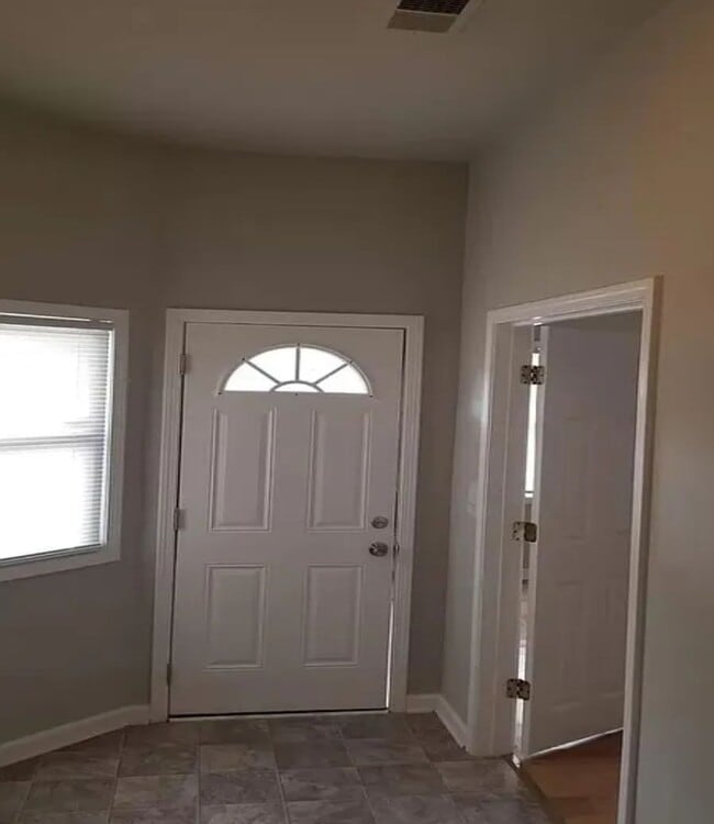 Photo - 3 Bedroom Downtown!