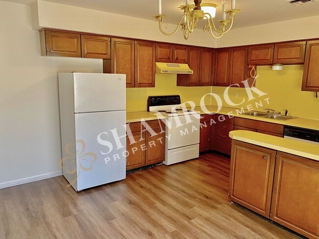 Photo - 2/1 Triplex in Waco ISD!