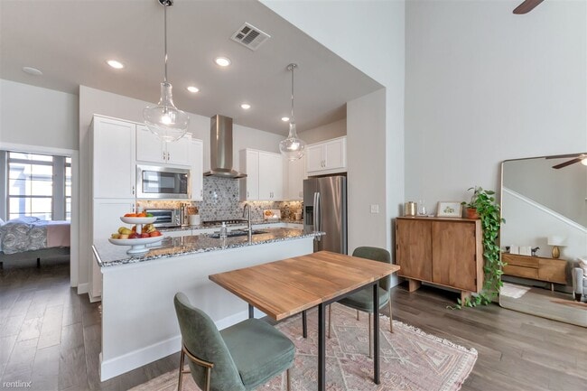 Photo - 2 br, 2.5 bath House - 1044 Manacor Lane