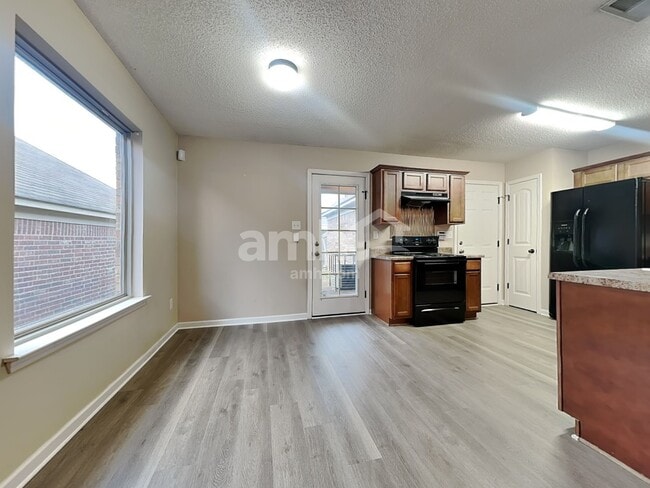 Photo - 10062 Mill Hill Ave