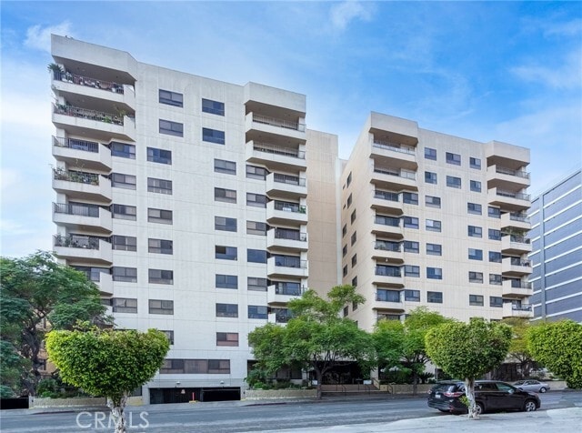 Building Photo - 727 S Ardmore Ave Unit 106