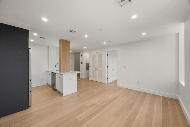 Photo - 166 Hancock Ave Unit 302