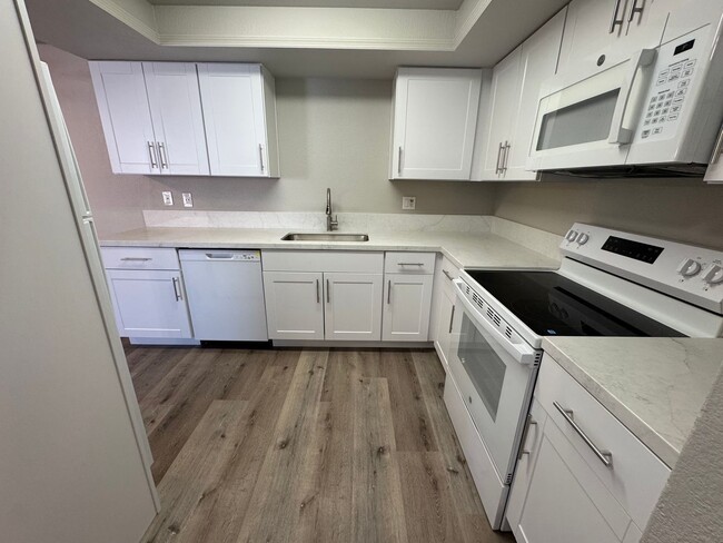 Photo - 3 bedroom, 2 bath, two car garage in Stead- pets welcome!