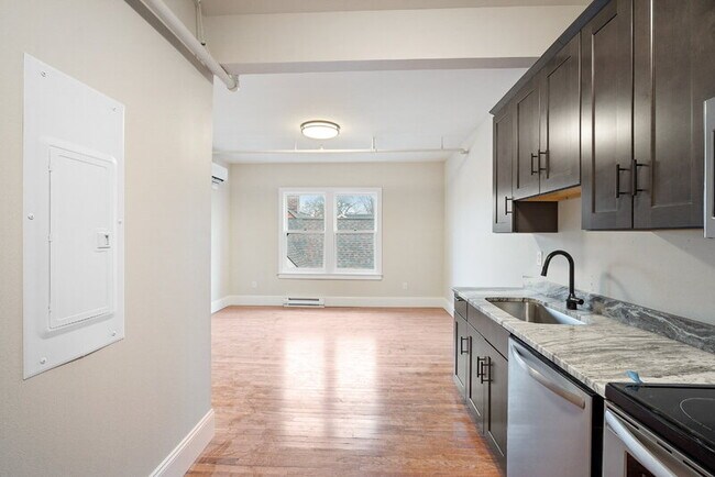 Photo - 702 20th St Unidad 302