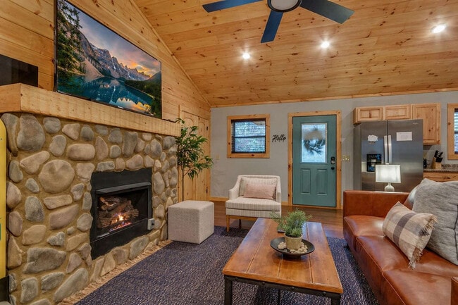 Building Photo - 5151 Riversong Way Unit SI ID1051751P