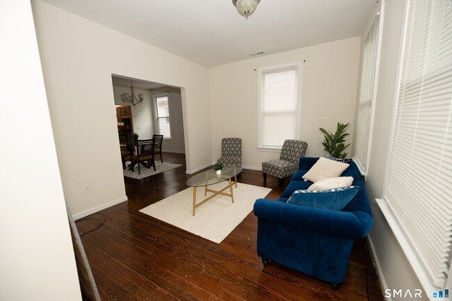 30 Bassett St