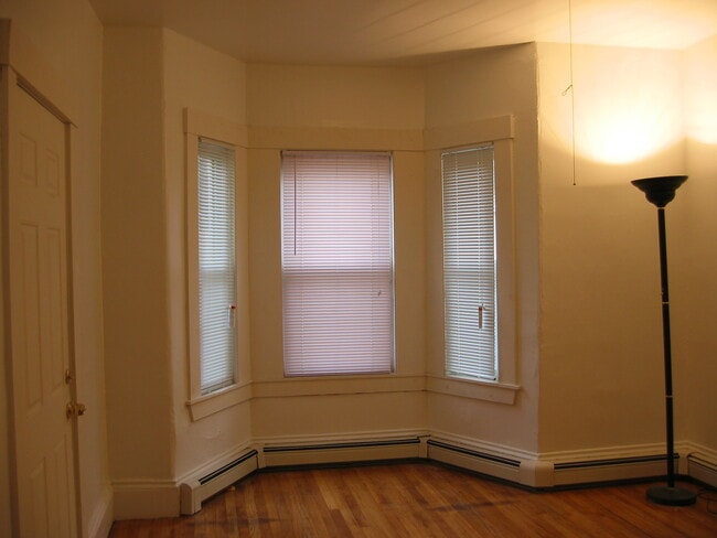 Photo - 357 Windsor St Unidad 1