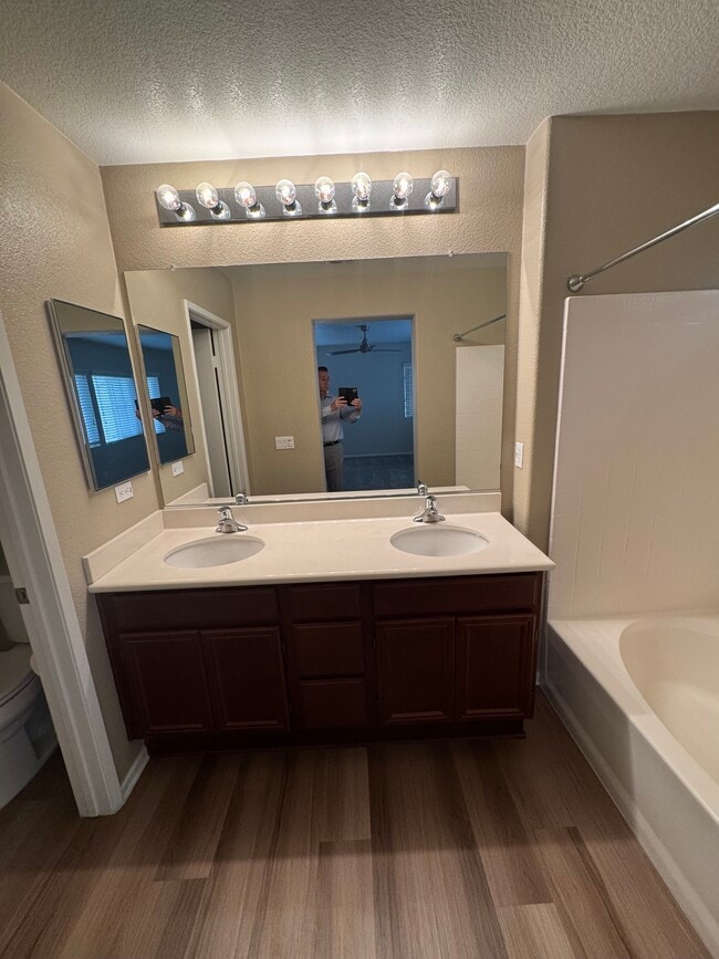 Photo - 642 W Brewer Rd