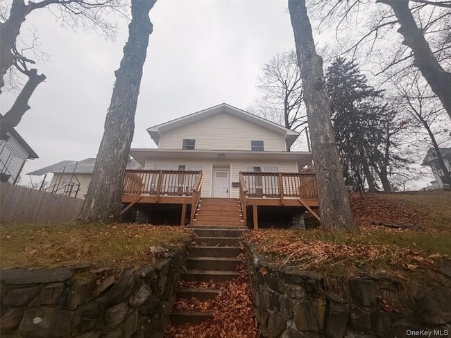 Building Photo - 79 Monhagen Ave