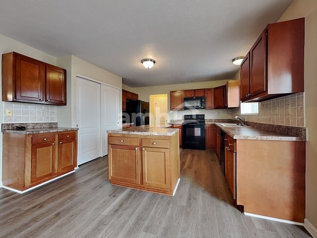 Photo - 6283 Zoellners Pl