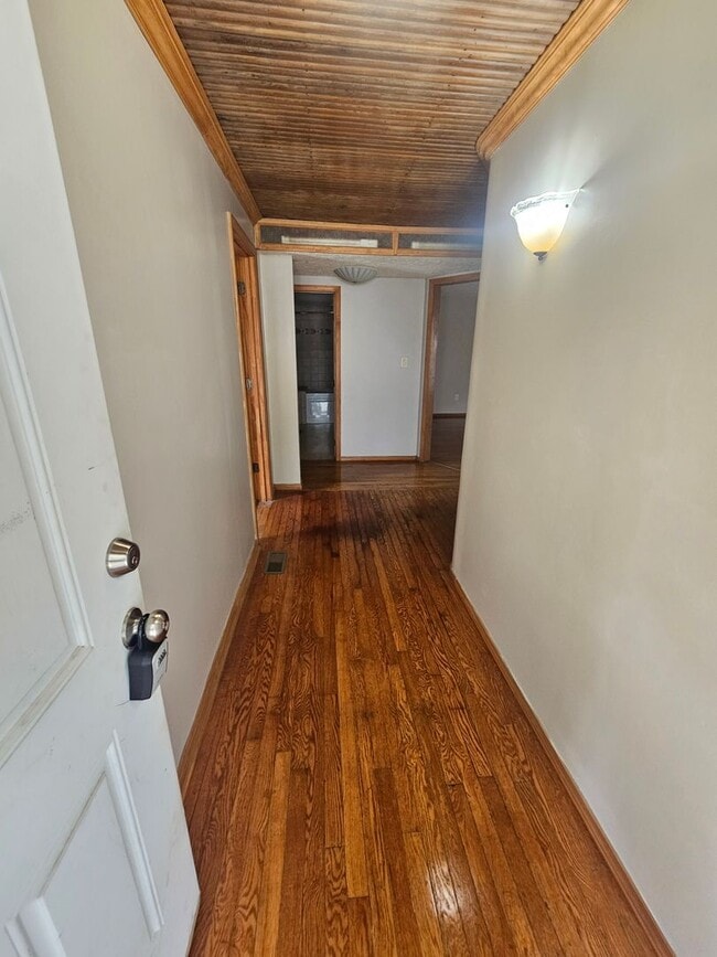 Photo - 3 bedroom | 1 Bathroom Home | Pets Welcome!