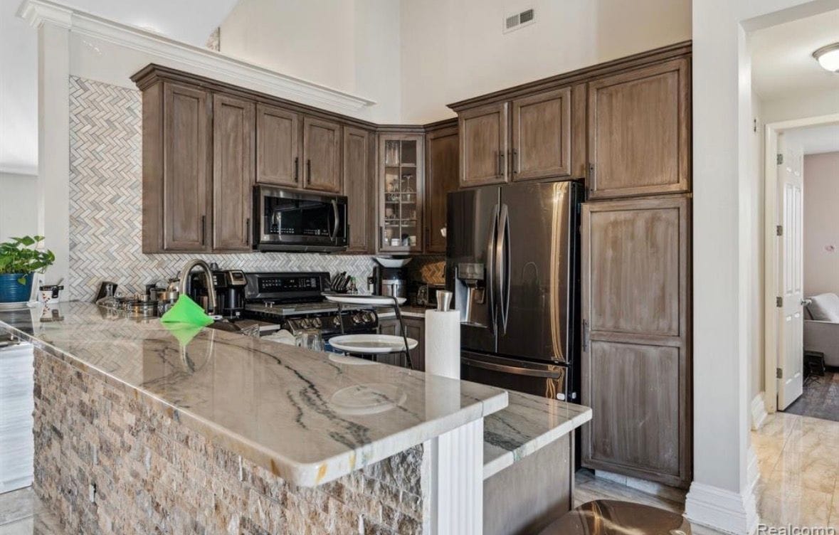 Photo - 370 Roosevelt St