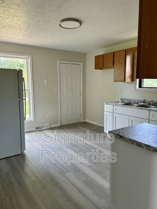 Photo - 412 Virginia St
