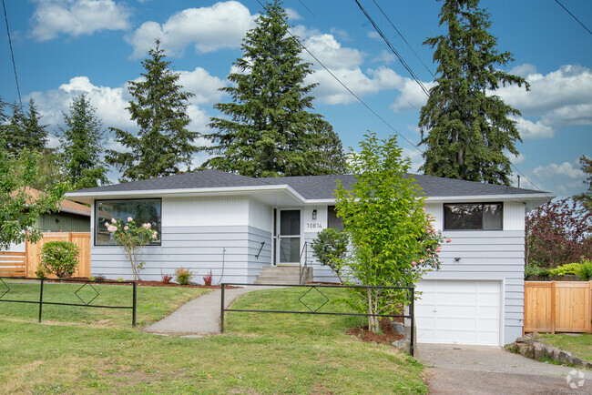 Building Photo - 10814 32nd Ave SW Rental