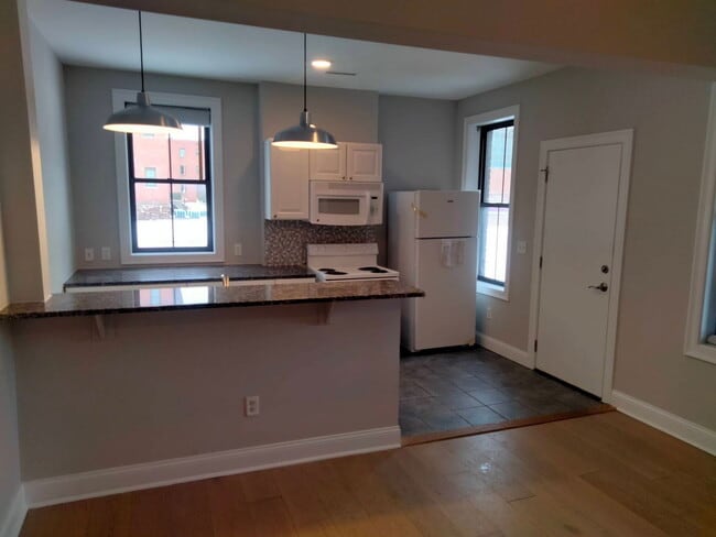 Building Photo - 24 Imlay St Unit 1