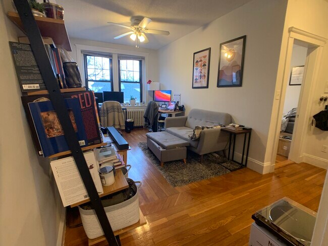 Photo - 185 Chestnut Hill Ave Unidad 14