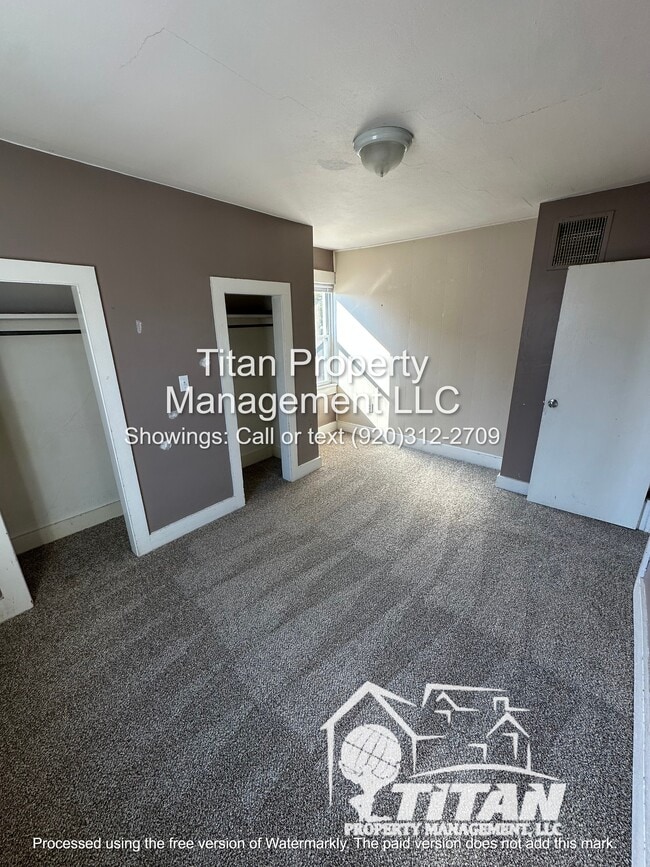 1319 N Superior St