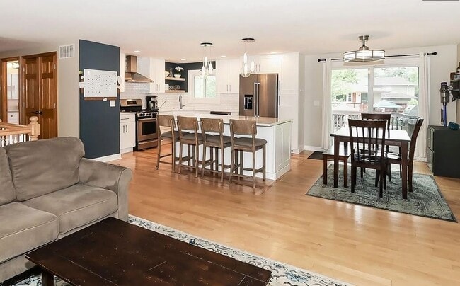 Photo - 826 S Salem Dr