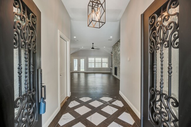 Building Photo - 831 Bradwell Dr
