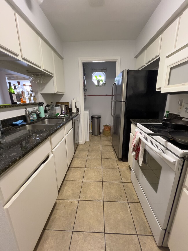 Photo - 501 W 26th St