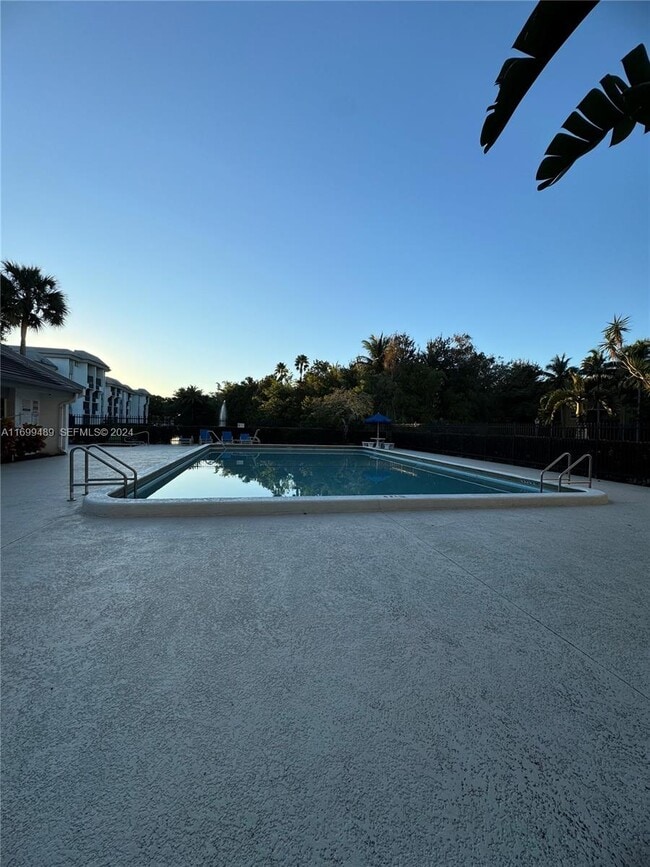 Photo - 721 N Pine Island Rd Unit 403