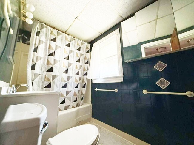 Photo - 3 BED 1 BATH SINGLE FAMILY HOME