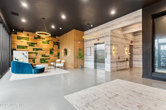 Photo - 521 Lake Ave Unit 204