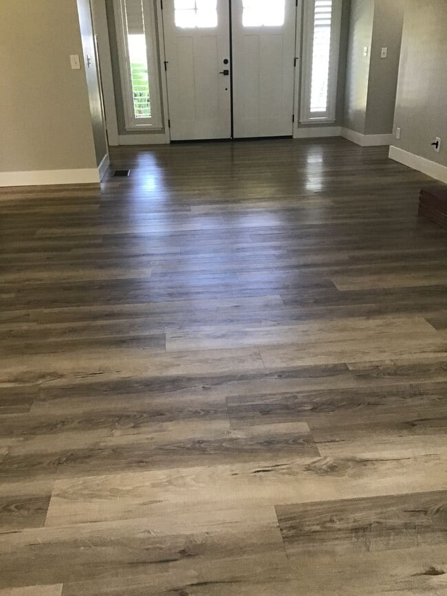 Photo - 3 Bedroom Home Coming Available